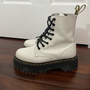 White platform Dr.Martins SIZE 6 only worn twice